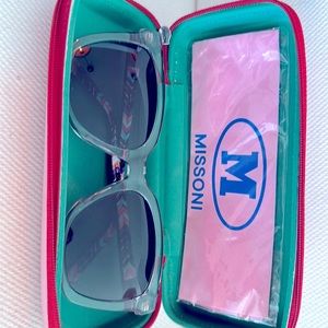 Missoni sunglasses frames. Can be used with an arc.